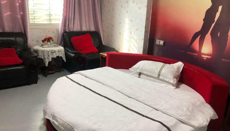 Camera - Celebrity Fashion Hotel