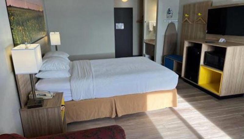 Oda - Days Inn by Wyndham Salina I-70