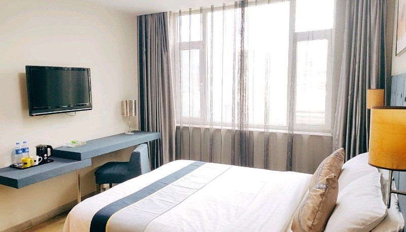 Business room - a subsidiary of Rujia  No. 15 Middle School in the City Center of Anshan Railway Station Ruibai Cloud Hotel