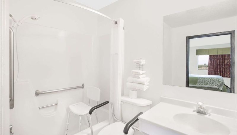 Zimmer - Days Inn by Wyndham York