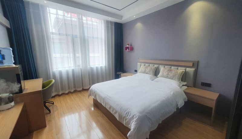 Camera business - Golden Dream Holiday Hotel (Dachaidan Jade Pedestrian Street Store)