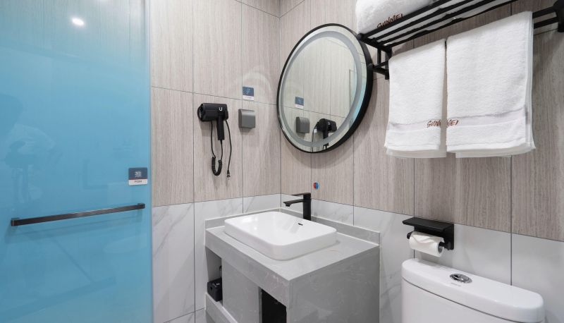 Zewnętrzna część hotelu - Pingdingshan)  Lushan County Shangkeyou Hotel (Renmin Road Branch