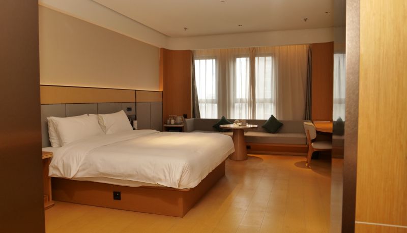 Info - All season Nantong east bus station hotel