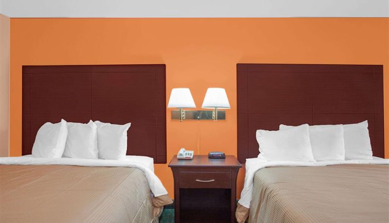 Camera - Days Inn by Wyndham Moulton