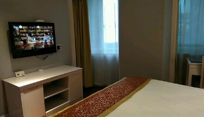 Camera - Royal Treasure Hotel