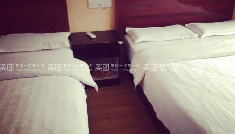 Zimmer - One Plus One Hotel