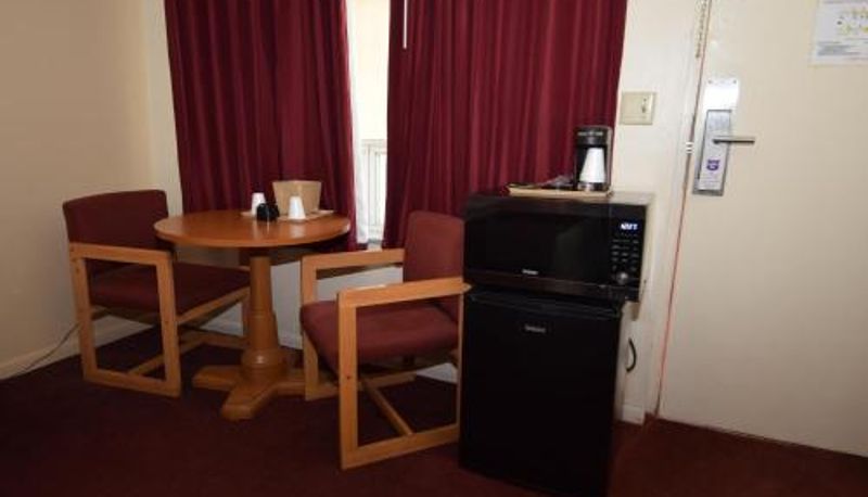 Oda - Knights Inn Oswego East