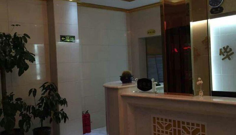 Area esterna dell'hotel - Huamao Business Hotel