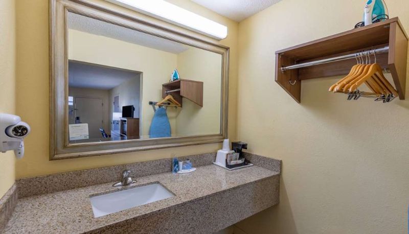 Room - Days Inn by Wyndham Florence/I-95 North