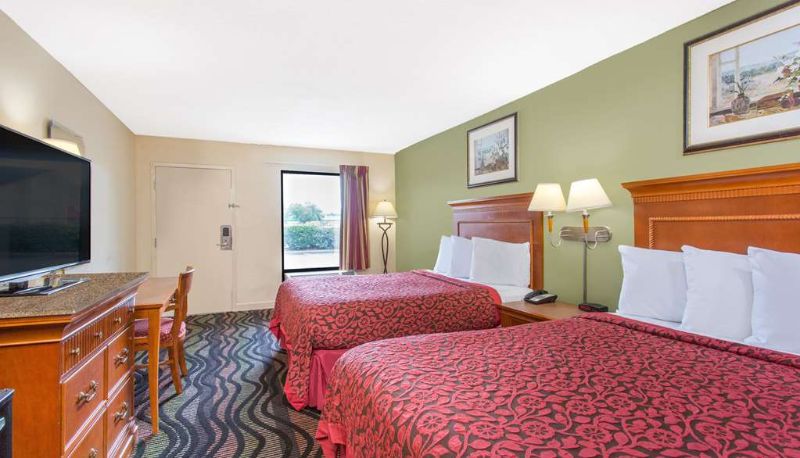 Room - Days Inn by Wyndham Florence/I-95 North