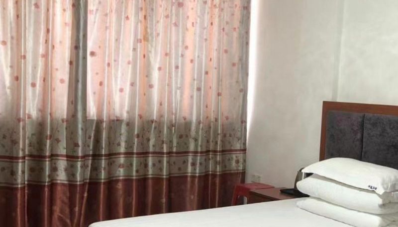 Zimmer - Huating Hotel (Xujiangbei Avenue Store)