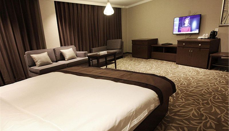 Camera business - Fuhao Holiday Inn