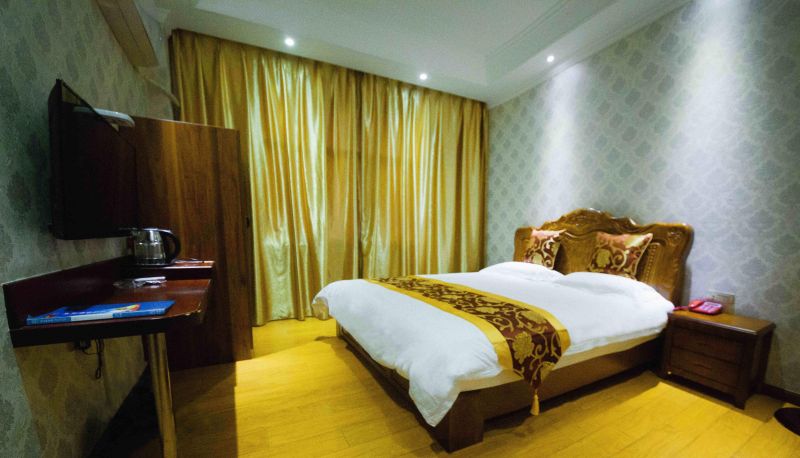 Camera business - Xingyue Hotel (Chongqing Xiushan Railway Station Store)