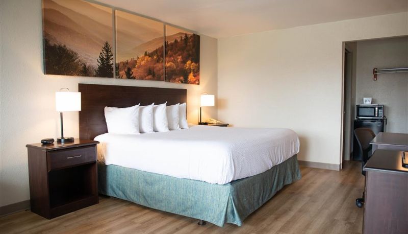 Zimmer - Days Inn by Wyndham Waynesboro