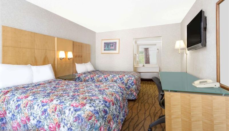 Chambre - Days Inn by Wyndham Greensboro Airport
