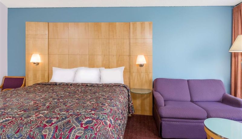 Chambre - Days Inn by Wyndham Greensboro Airport