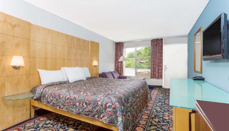 Chambre - Days Inn by Wyndham Greensboro Airport