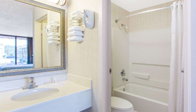 Zimmer - Days Inn by Wyndham Princeton