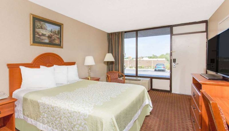 Camera - Days Inn by Wyndham Princeton