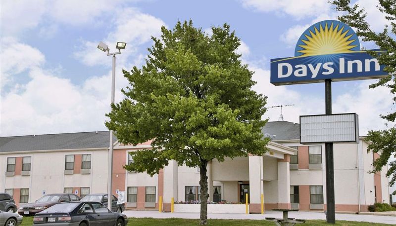 Außenansicht - Days Inn by Wyndham Walcott Davenport