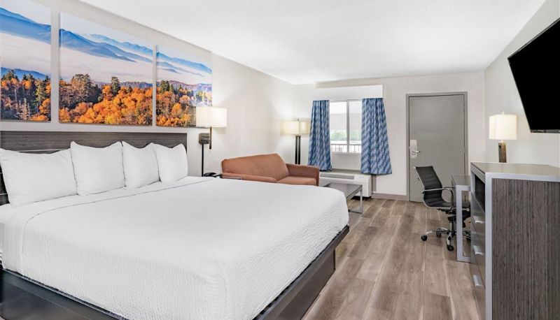 Camera - Days Inn by Wyndham Hamilton