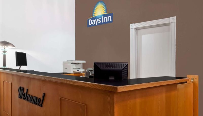 Salón - Days Inn by Wyndham Burns