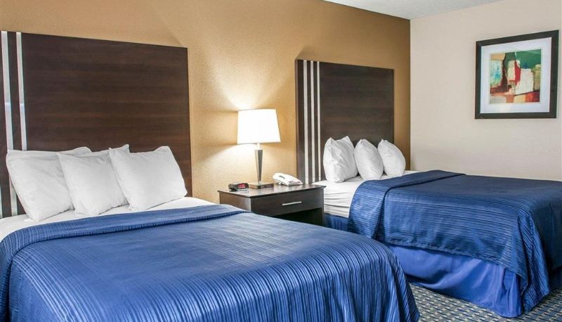 Zimmer - Quality Inn Terre Haute University Area