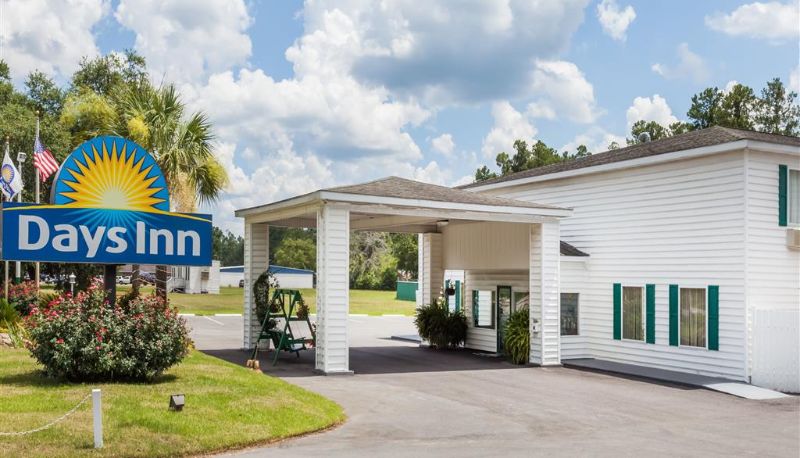 Widok na zewnątrz - Days Inn by Wyndham Hampton