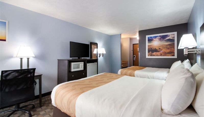 Camera - Quality Inn & Suites McCook