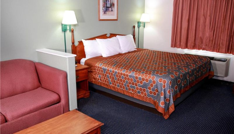 Camera - Travelodge by Wyndham Guymon