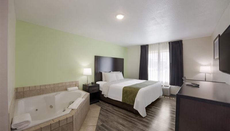 Camera - Quality Inn & Suites Clayton NM