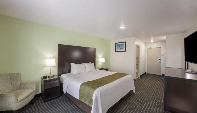 Zimmer - Quality Inn & Suites Clayton NM