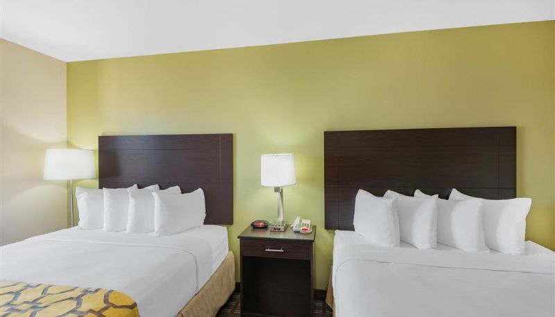 Camera - Baymont by Wyndham Farmington