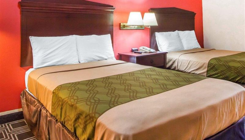Zimmer - Econo Lodge Lanett