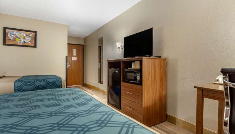 Habitación - Econo Lodge Hays I-70