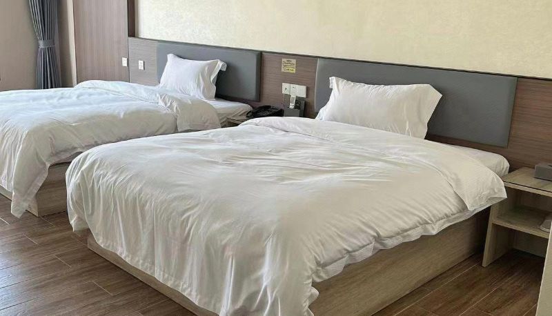 Business-Zimmer - Yifeng Hotel (Dianbai Dayan Store)