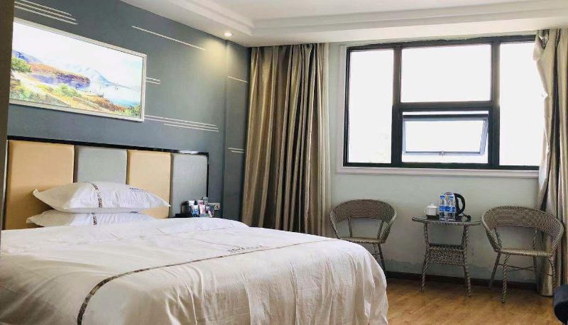 Camera - Victoria Fashion Hotel