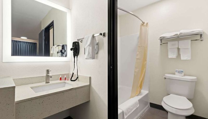 Zimmer - Econo Lodge Dumas