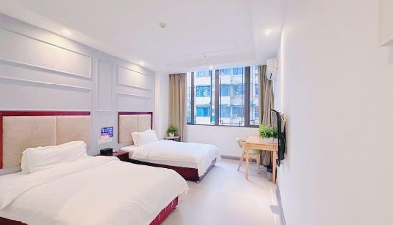 Zimmer - Saturday hotel