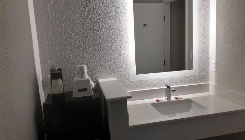 Zimmer - Travelodge by Wyndham Virginia Beach Bay Beach