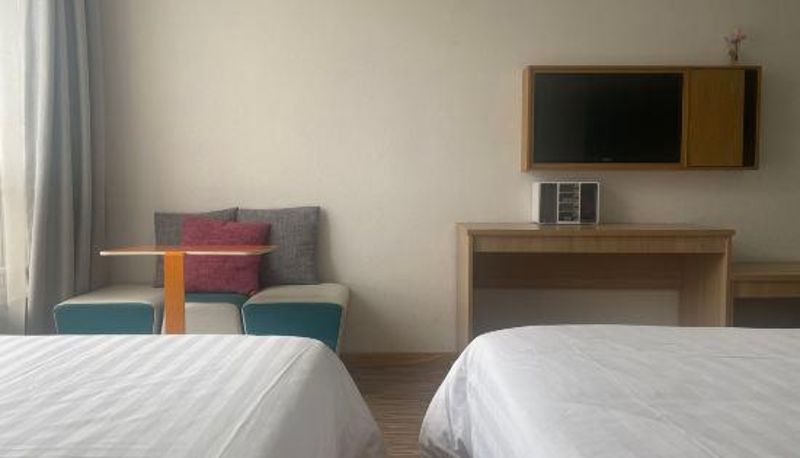 Habitación familiar - 7 Days Inn (Tianjin Airport No.1 Bridge store)