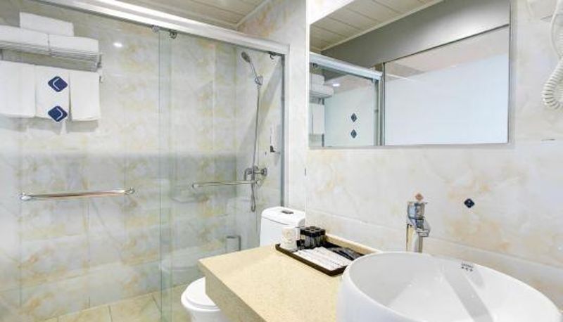 Camera per famiglia - Viva Jincheng Hotel (Tianjin Xianyang Road Subway Station)