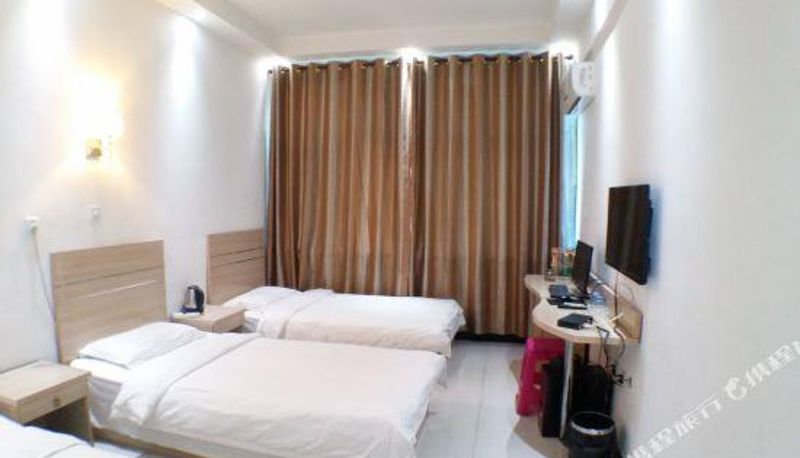 Zimmer - Walker Express Hotel