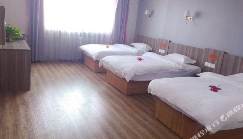 Familienzimmer - Huaxuan Hotel (Baoding Xiong'an New Area Baiyangdian Station Branch)