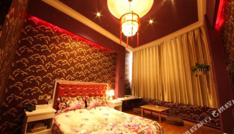 Camera - Huaxian Xinhua Fashion Hotel (Central Hospital)