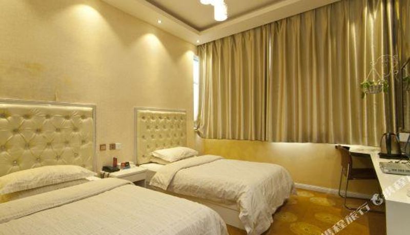 Camera - Huaxian Xinhua Fashion Hotel (Central Hospital)