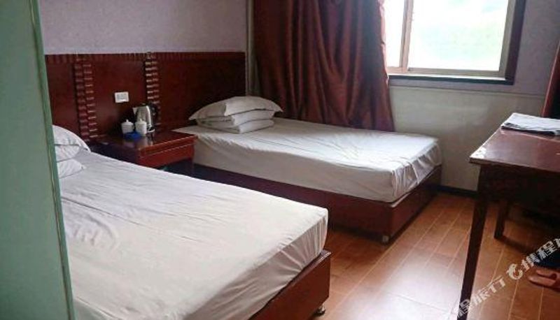 Zimmer - Qingxu Luyi Business Hotel
