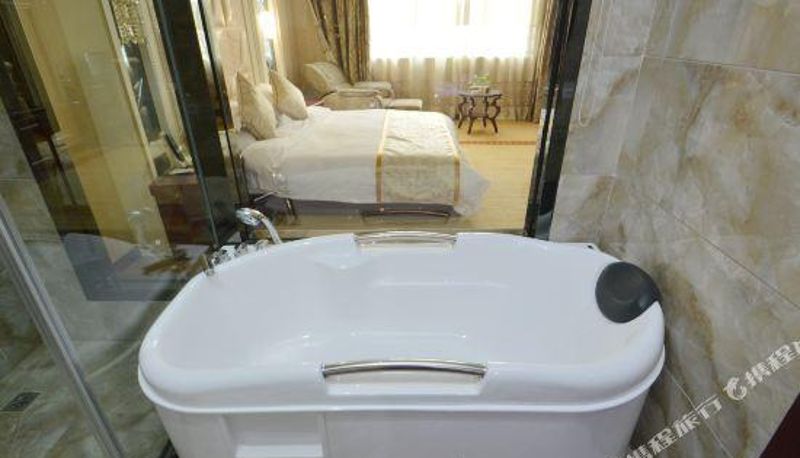 Widok wnętrza - Baihe Business Hotel