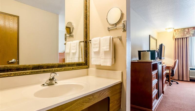 Camera - Quality Inn Alliance