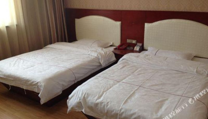 Zimmer - Holiday Inn Dawu Longsheng